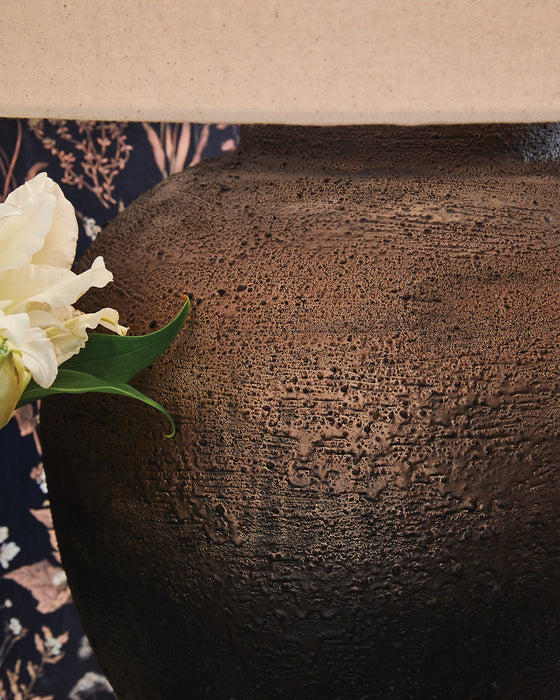 Newgerhard Metal Table Lamp (1/CN)