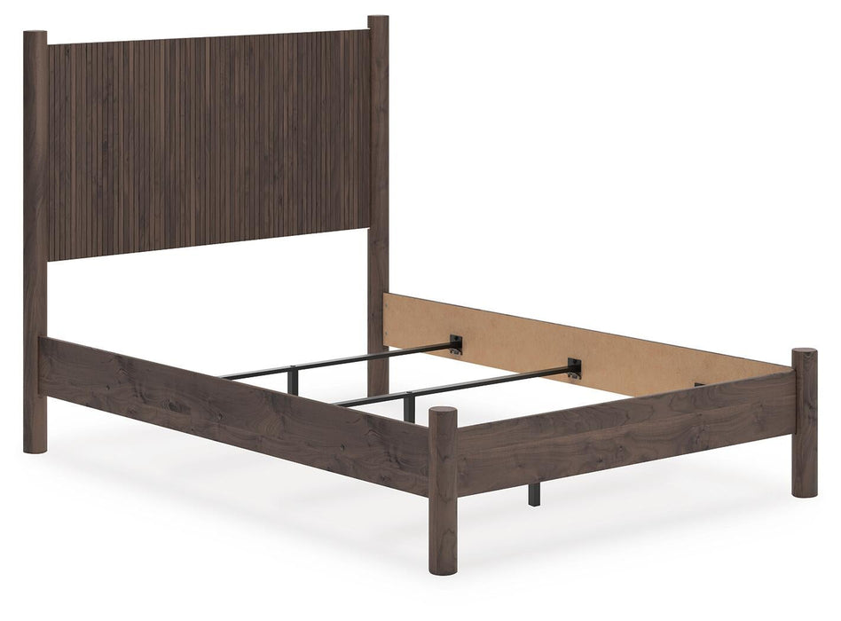 Pamytta Queen Panel Bed, Dresser and Mirror